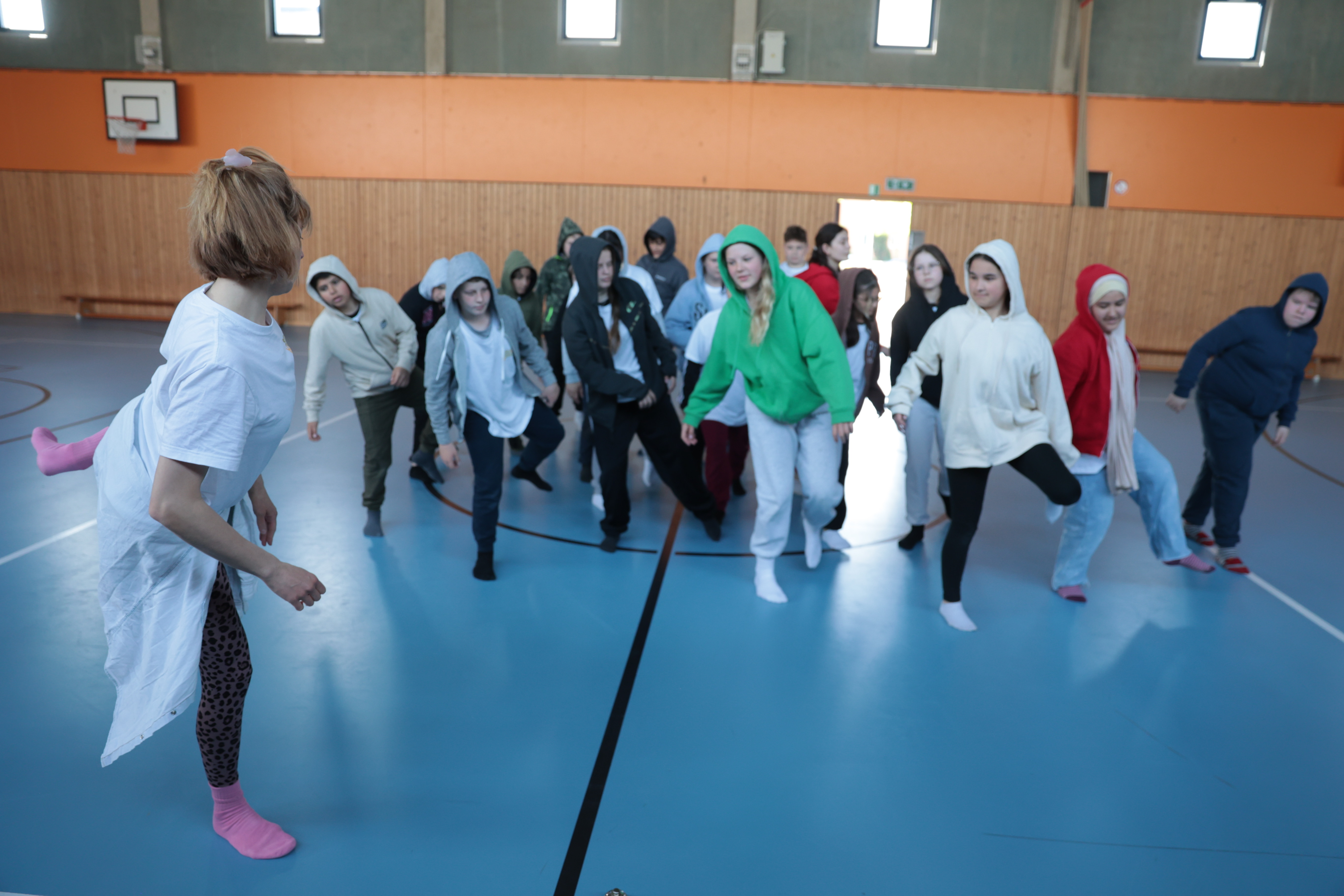 Tanzunterricht SJ 2022/23, Gretel Bergmann Schule 6a, Choreografin: Pepita Carstens©»Step by Step«/ AnjaBeutler.de